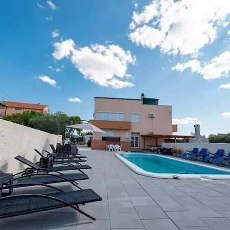 Anamarija Apartment *